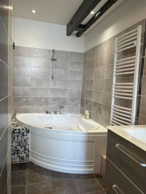 Duplex De Charme En Centre Ville Avec Terrasse Бриве-ла-Гаилларде Экстерьер фото